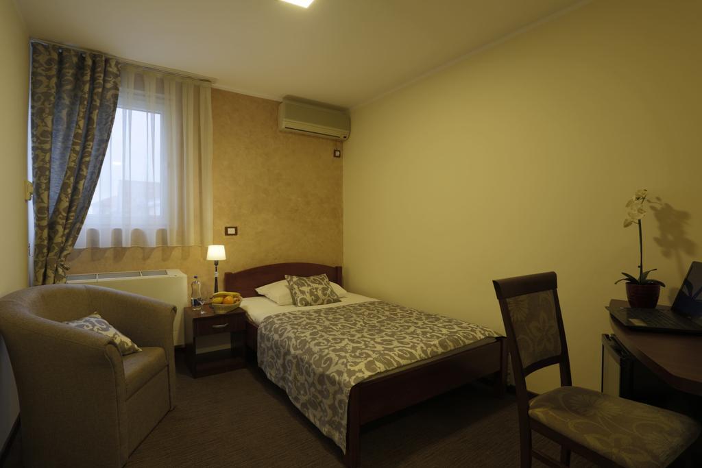Accommodation Tara Белград Экстерьер фото