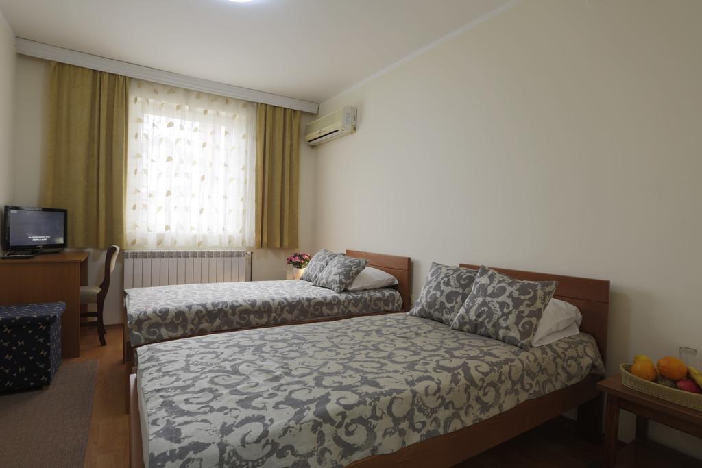 Accommodation Tara Белград Экстерьер фото